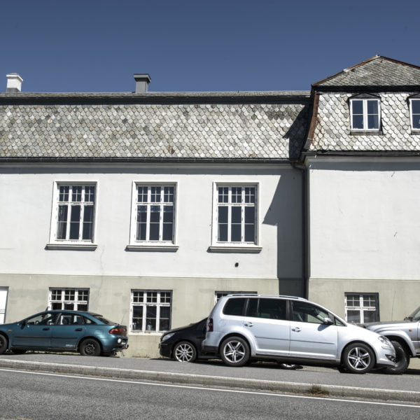 Eydehavn Folkets Hus Eydehavn Folkets Hus. Både predikanter og fagforeningsledere har stått på talerstolen i Folkets Hus i Eydehavn. I hjertet av «bibelbeltet» på Sørlandet er Folkets Hus hele folkets hus.